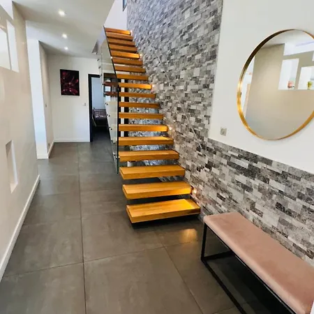 Villa Luxueuse Contemporaine Avec Piscine A Deux Pas Des Plages De Biarritz *