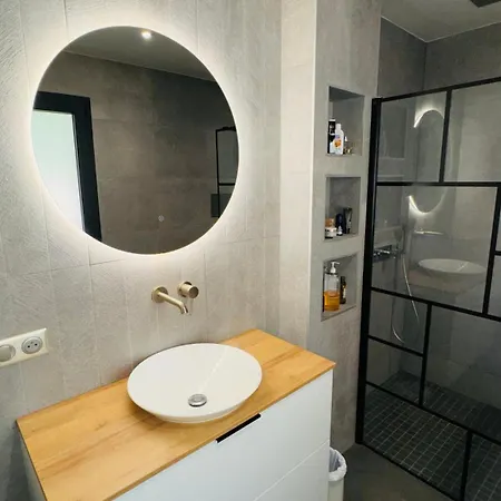 Luxueuse Contemporaine Avec Piscine A Deux Pas Des Plages De Biarritz Villa Bidart